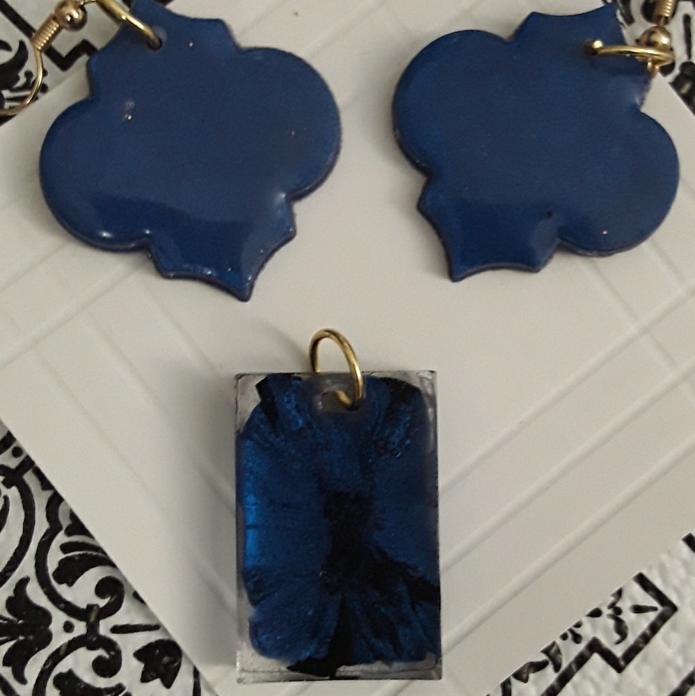 Pendant and earring set